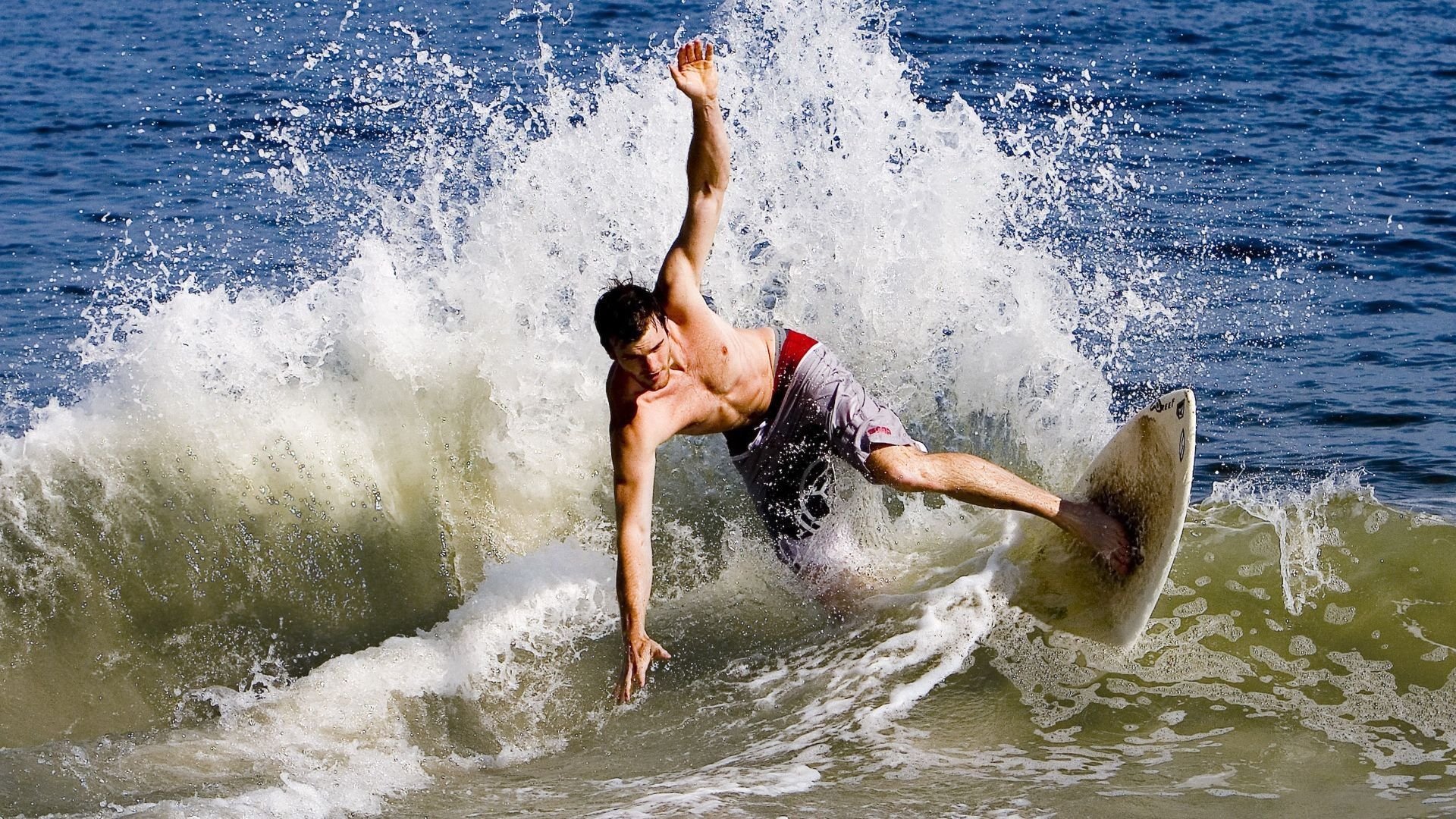 校园体育设施智能化监控系统设计，学校体育硬件设施